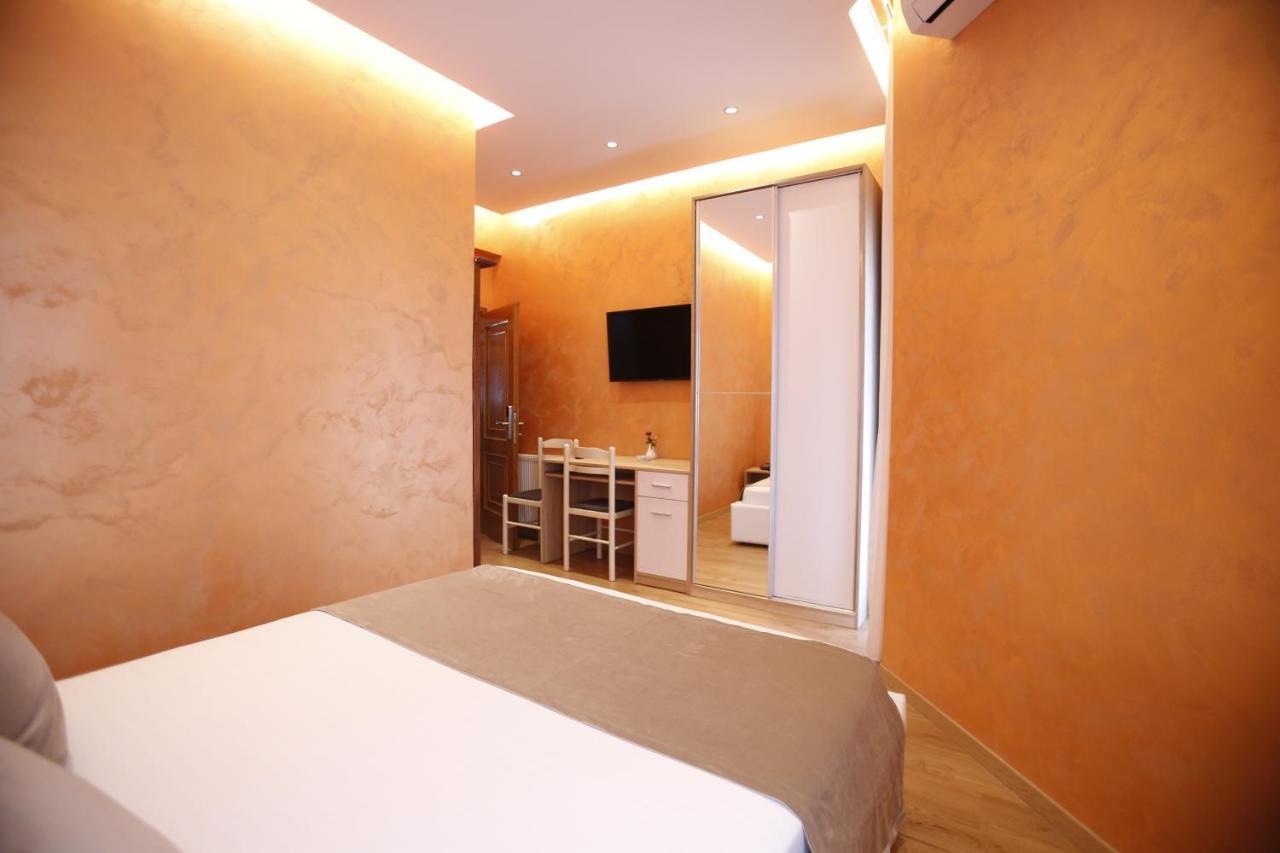 Hotel Akropoli Тирана Экстерьер фото