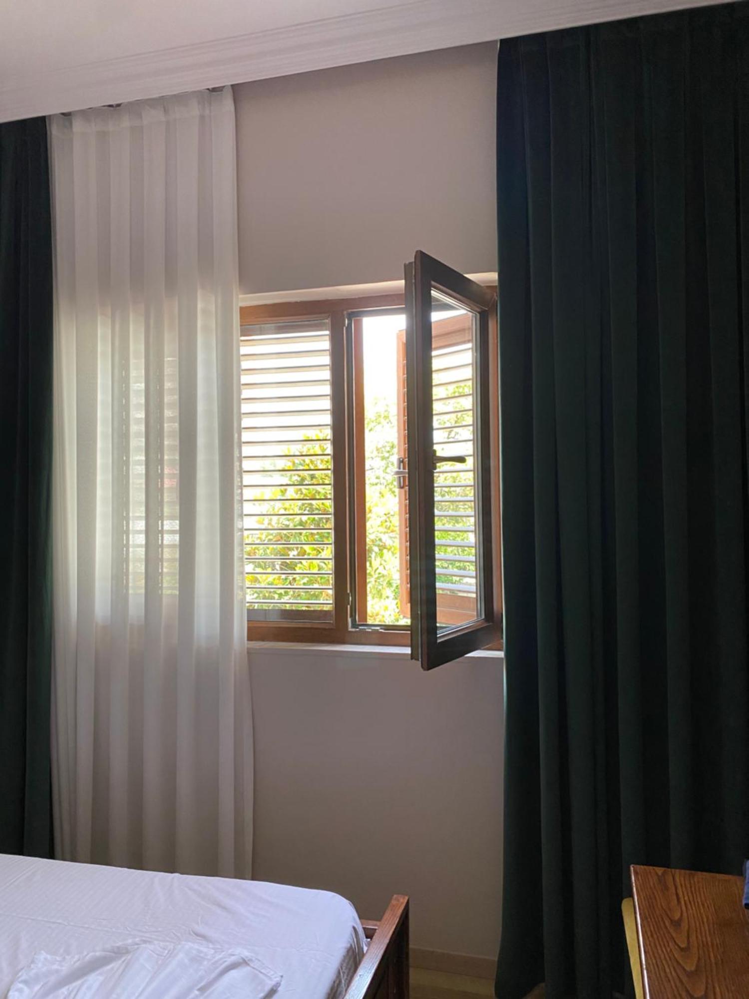 Hotel Akropoli Тирана Экстерьер фото