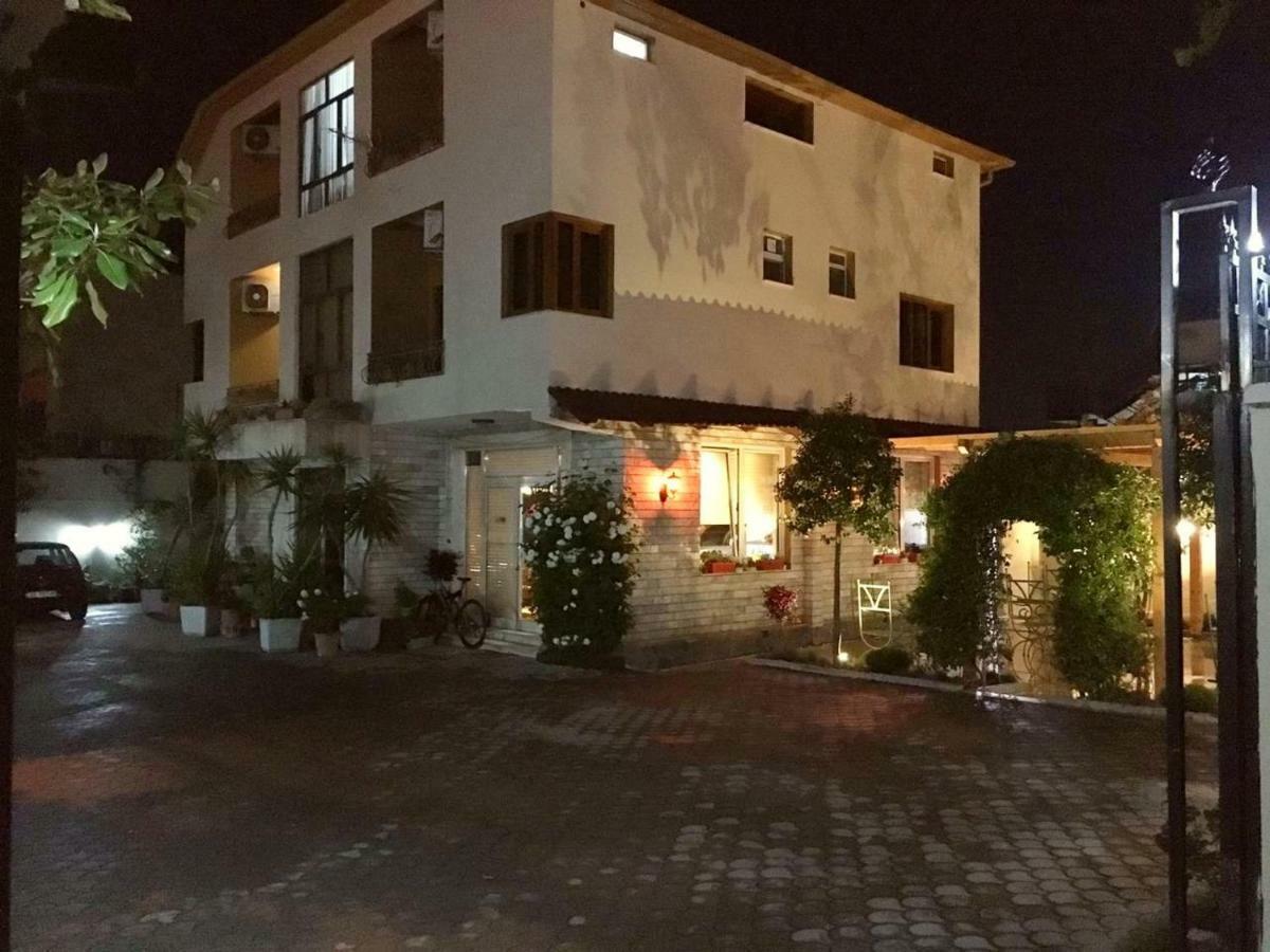 Hotel Akropoli Тирана Экстерьер фото